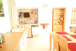 Fewo_mitten_drin_Wohn_Essraum