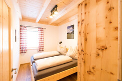 Schlafzimmer "Tribein"