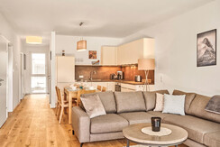 Adler Lodge D2_Tauplitz_Küche, Wohnzimmer