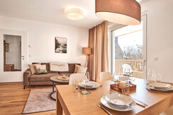 Alm Lodge A2_Tauplitz_Wohn und Essbereich