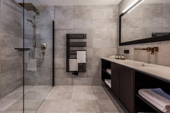 Hüttenkaiser Bad -- Almadel