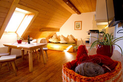 Almdorf_Tonnerhuette_AppKuhschelleWohnküche4_(C)Al