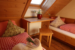 Almdorf_Tonnerhuette_AppKuhschelleKinderzimmer1_(C