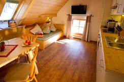 Almdorf_Tonnerhuette_AppSoldanelleKüche1_(C)Almdor