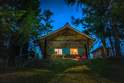 Almdorf_Tonnerhuette_UrigeAlmhuettenWaldhütteSeine