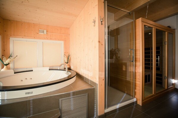 Exklusives Badezimmer Chalet | © Alpenpark Turrach