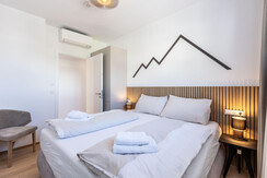 Suite 8 - Thörl 162-3