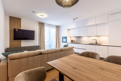 Suite 5 - Thörl 162-9