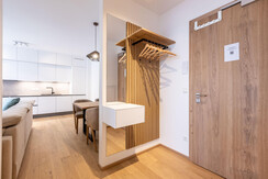 Suite 5 - Thörl 162-1