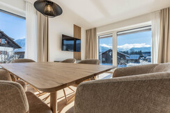 Suite 4 - Thörl 162-18