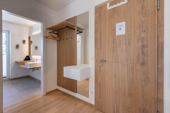 Suite 4 - Thörl 162-2