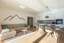 Suite 4 - Thörl 162-11