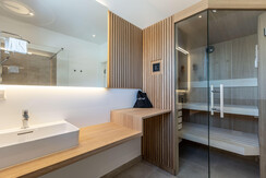 Suite 7 - Thörl 162-27