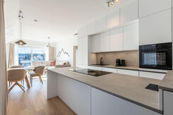 Suite 7 - Thörl 162-5