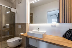 Suite 7 - Thörl 162-4