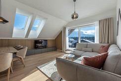 Suite 7 - Thörl 162-9