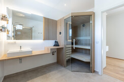 Suite 7 - Thörl 162-25