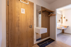 Suite 6 - Thörl 162-1