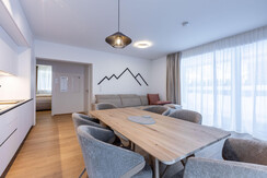 Suite 3 - Thörl 162-15