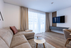 Suite 3 - Thörl 162-18