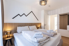 Suite 1 - Thörl 162-3