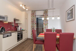 Apartment Angerer, Bad Aussee, Küche & Tisch