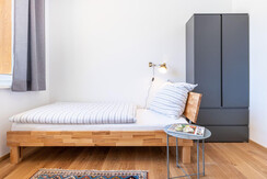 Appartment Schöner Wohnen, single bed with wardrobe