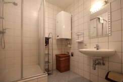 Top 2 bathroom with shower