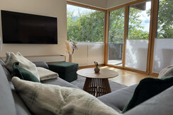 Sofa mit Blick auf die Terrasse