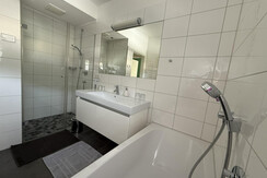 Badezimmer groß