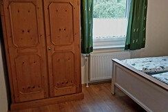 Zimmer2 - Kleiderschrank