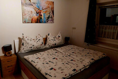 Zimmer1 Doppelbett