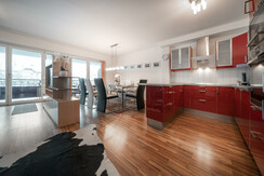 Top 10 dining area with kitchenette