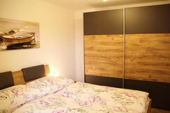 Haus Fuchs, Grundlsee,Schlafzimmer mit Einrichtung