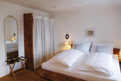 Schlafzimmer 1  Master Bedroom (2)