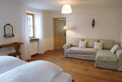 Schlafzimmer 1  Master Bedroom