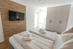 JGFoto_Arton_122024_Top 4-14