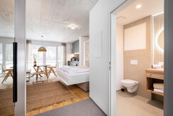 BASE 1.02 | viel much space for two