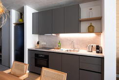 BASE 1.07 | kitchen with dining area