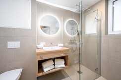 BASE 2.03 | bathroom with shower and wc