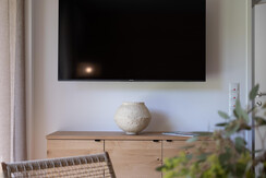 BASE 2.06 | living room with tv