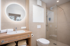 BASE 1.10 | en-suite bathroom 2