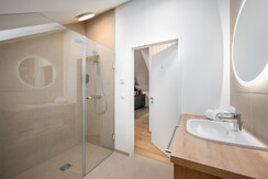 BASE 1.10 | bathroom 1 with shower and wc