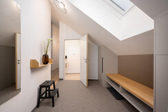 BASE 3.05 | entrance with seperate toilet