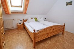 Ferienwohnung Grain Doppelbettzimmer Hofblick
