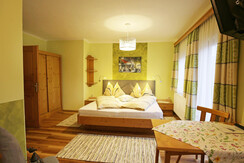 Farm Haufhof Pension - family room "Bergblick" (Nr. 7)