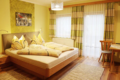 Farm Haufhof Pension - family room "Bergblick"