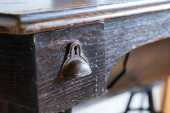 Bauernhof Familie Kure Bauernzimmer Ablagetisch