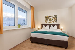 Top 2 bedroom with double- and single bed