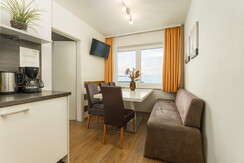 Top 4 kitchen - living area